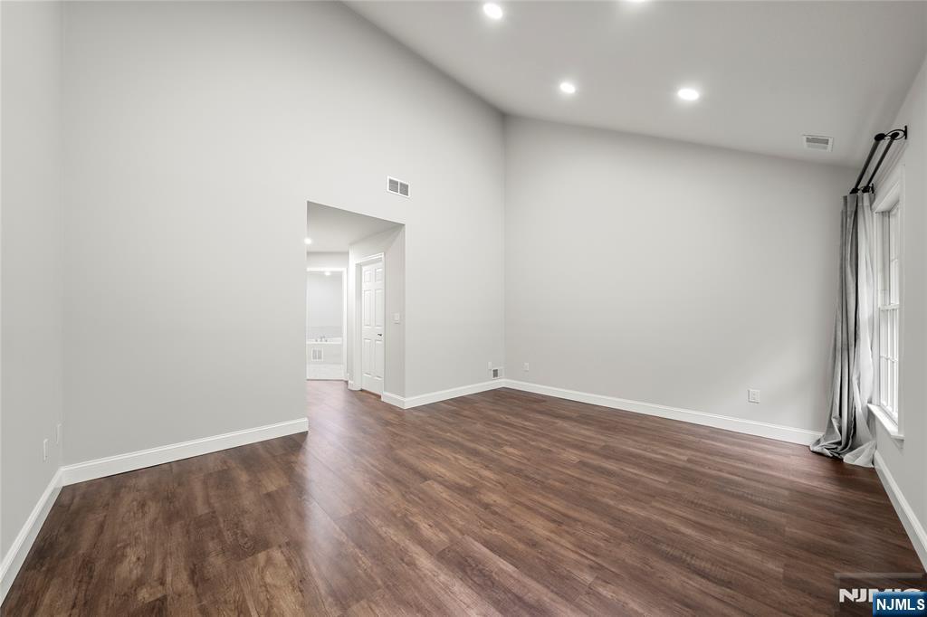 25 Woods Edge Road Old Tappan, NJ 07675 - Photo 17 of 30