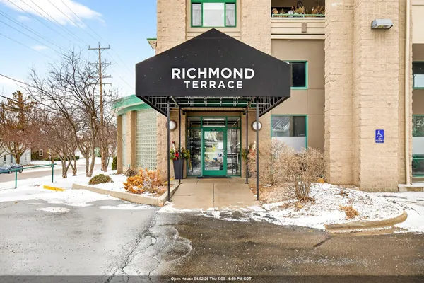 $289,000 | 400 North Richmond Street, Unit 328, Appleton, WI 54911