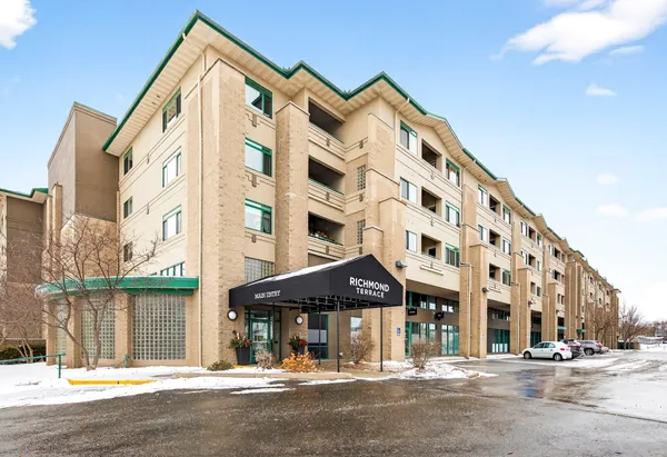 $289,000 | 400 North Richmond Street, Unit 328, Appleton, WI 54911