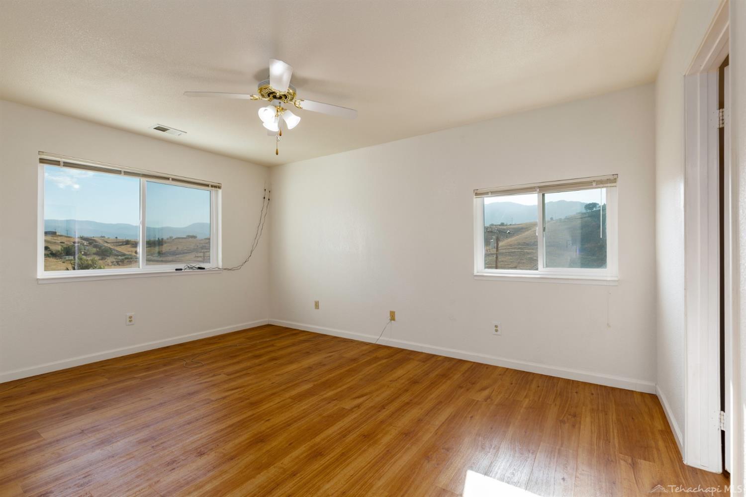 19500 Pine Ridge Drive Tehachapi, CA 93561 - Photo 19 of 29 Gallery Image 19