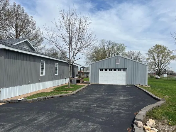 $142,000 | 198 Monroe Street, Carrollton, IL 62016