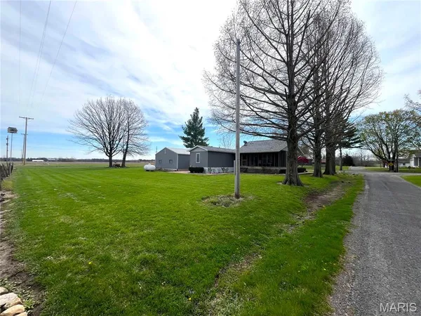 $142,000 | 198 Monroe Street, Carrollton, IL 62016