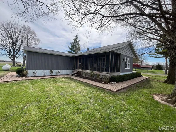 $142,000 | 198 Monroe Street, Carrollton, IL 62016