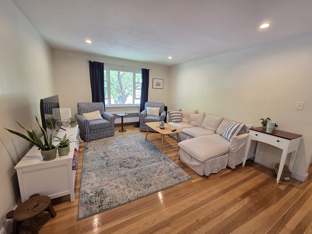 12-14 Louise Road, Unit 14 Chestnut Hill, MA 02467 - Photo 3 of 16