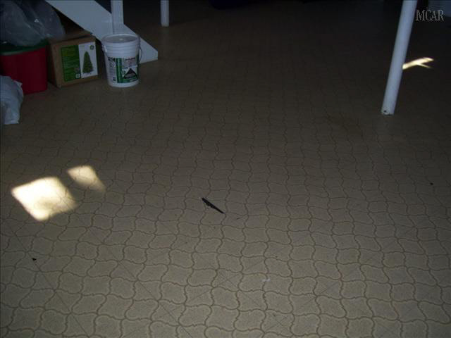 11145 Grafton Road Carleton, MI 48117 - Photo 7 of 9 1019513-6.JPG