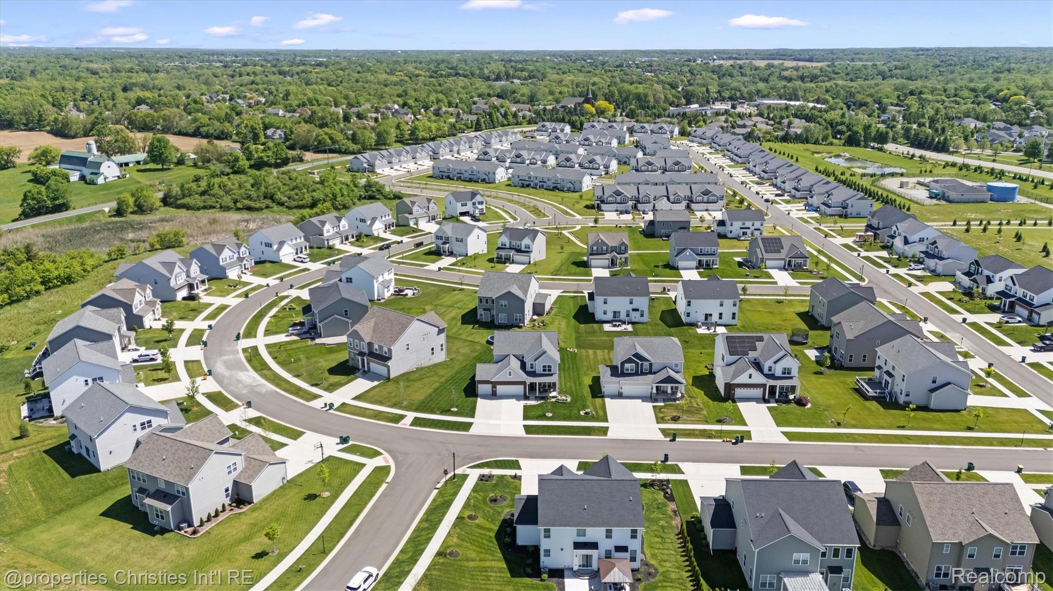 2721 Maize Loop Saline, MI 48176 - Photo 48 of 52 Aerial perspective of suburban area