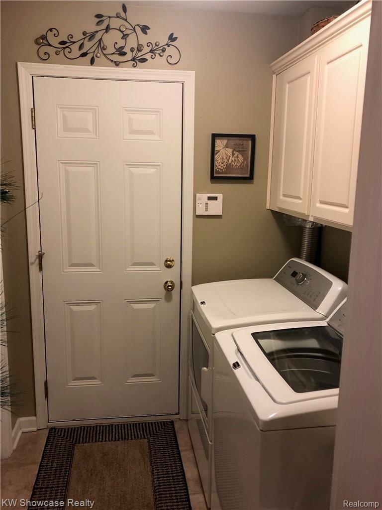 803 Chelsea Ridge Court Howell, MI 48843 - Photo 12 of 29 IMG_2109.jpeg
