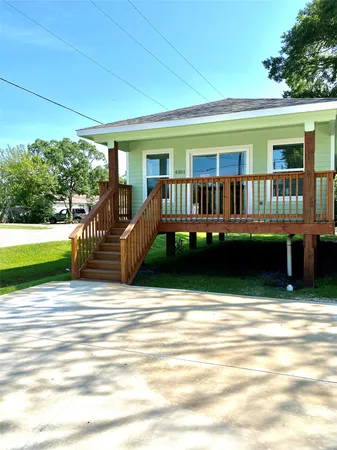 $1,200 | 4301 14th Street Avenue, Bacliff, TX 77518
