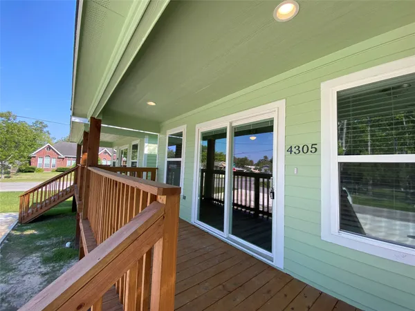 $1,200 | 4301 14th Street Avenue, Bacliff, TX 77518