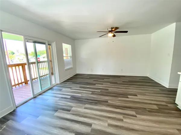 $1,200 | 4301 14th Street Avenue, Bacliff, TX 77518
