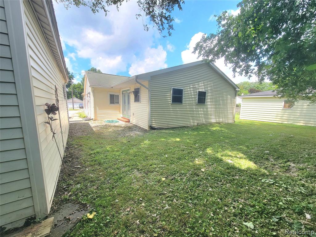 1551 Eberly Road Flint, MI 48532 - Photo 17 of 22