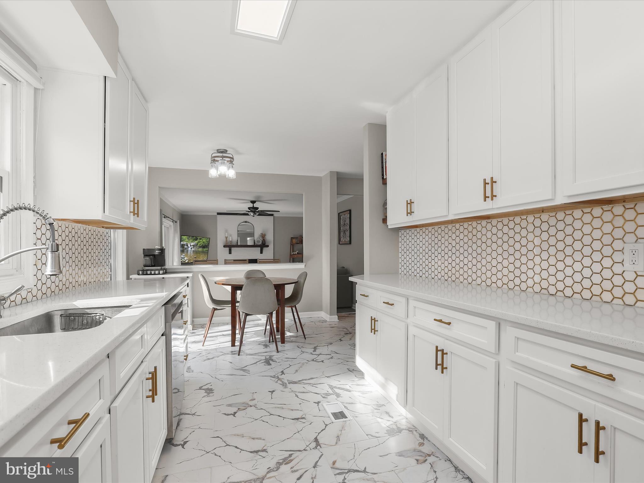 6147 Campfire Columbia, MD 21045 - Photo 2 of 59 Beautifully remodeled kitchen