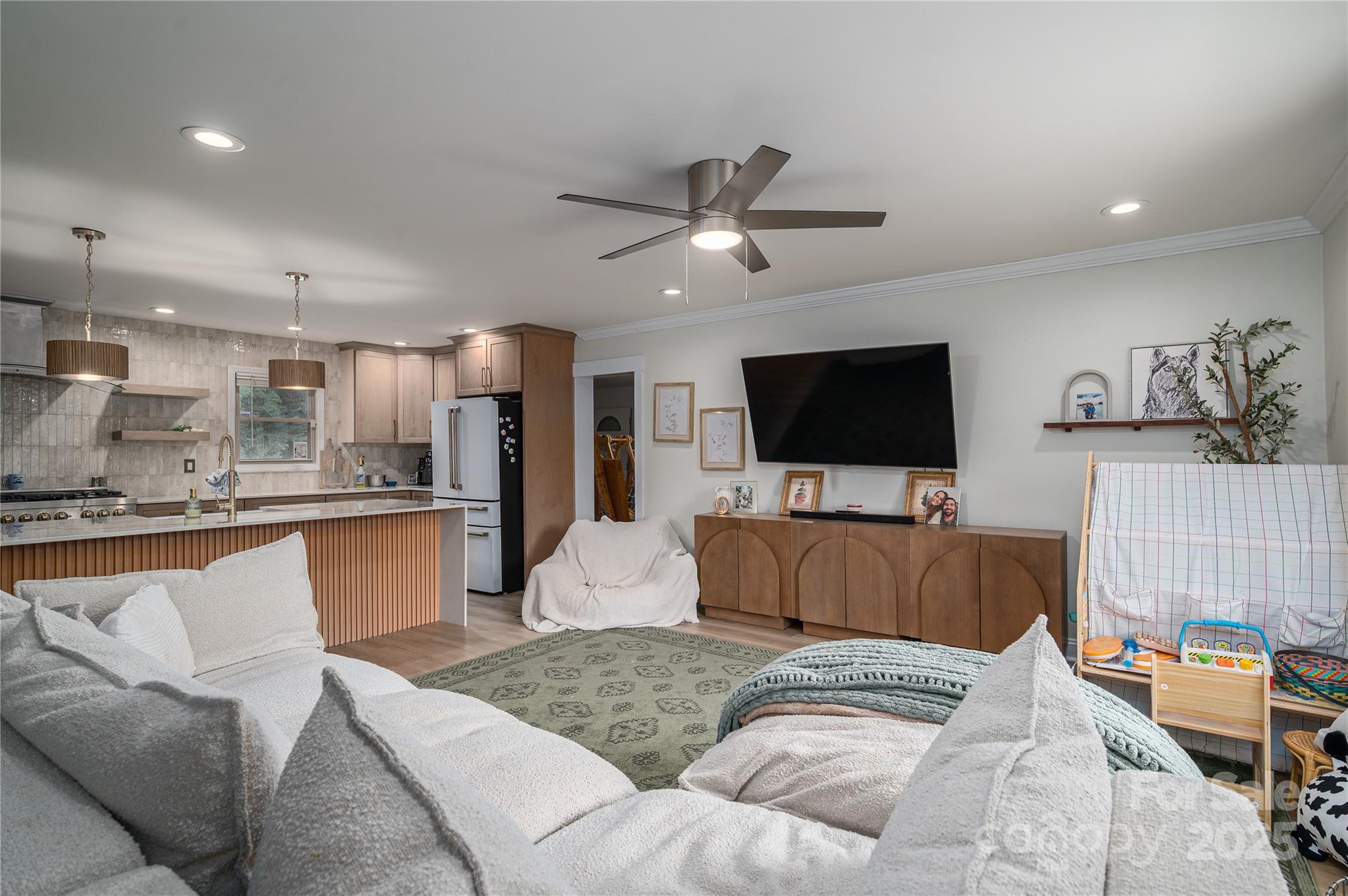3116 Sunset Road Charlotte, NC 28216 - Photo 12 of 31 Gallery Image 12