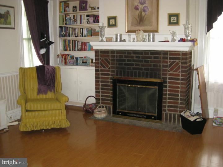 951 Lower Ferry Road Ewing, NJ 08628 - Photo 4 of 10