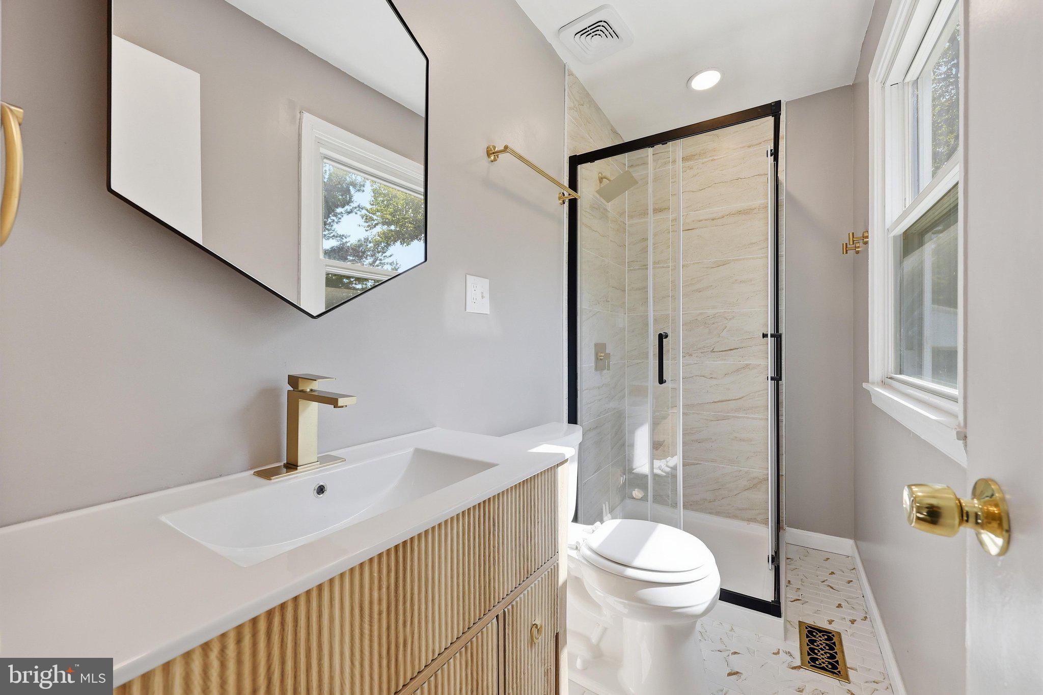 8215 Virginia Lane Frederick, MD 21704 - Photo 24 of 51 Primary Bathroom