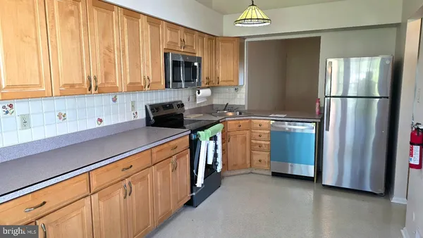 $2,400 | 1447 Thornwood Drive, Mount Laurel, NJ 08054