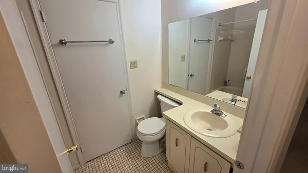 $2,400 | 1447 Thornwood Drive, Mount Laurel, NJ 08054