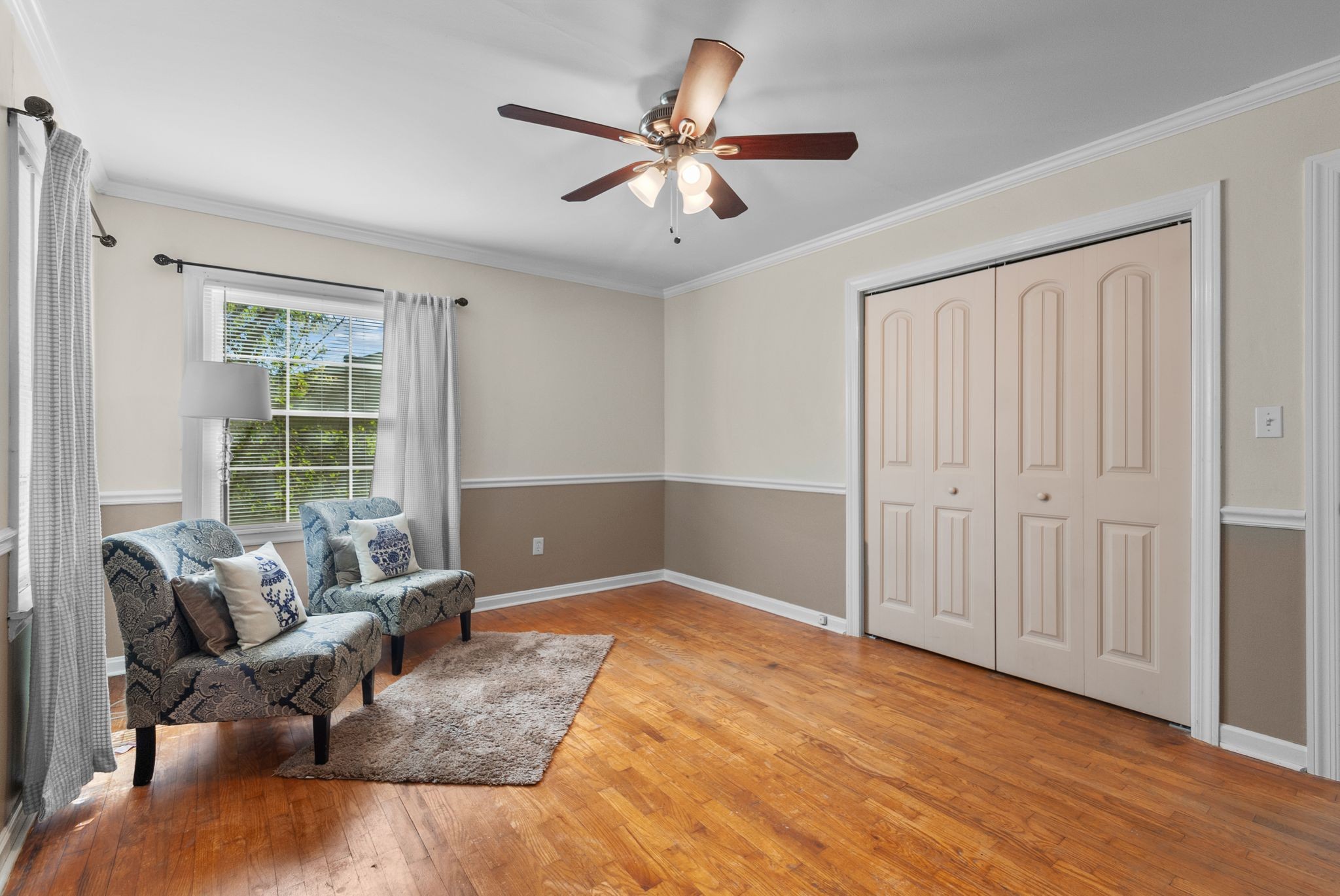 415 South Ingram Street Pulaski, TN 38478 - Photo 17 of 33 a living room with furniture and window