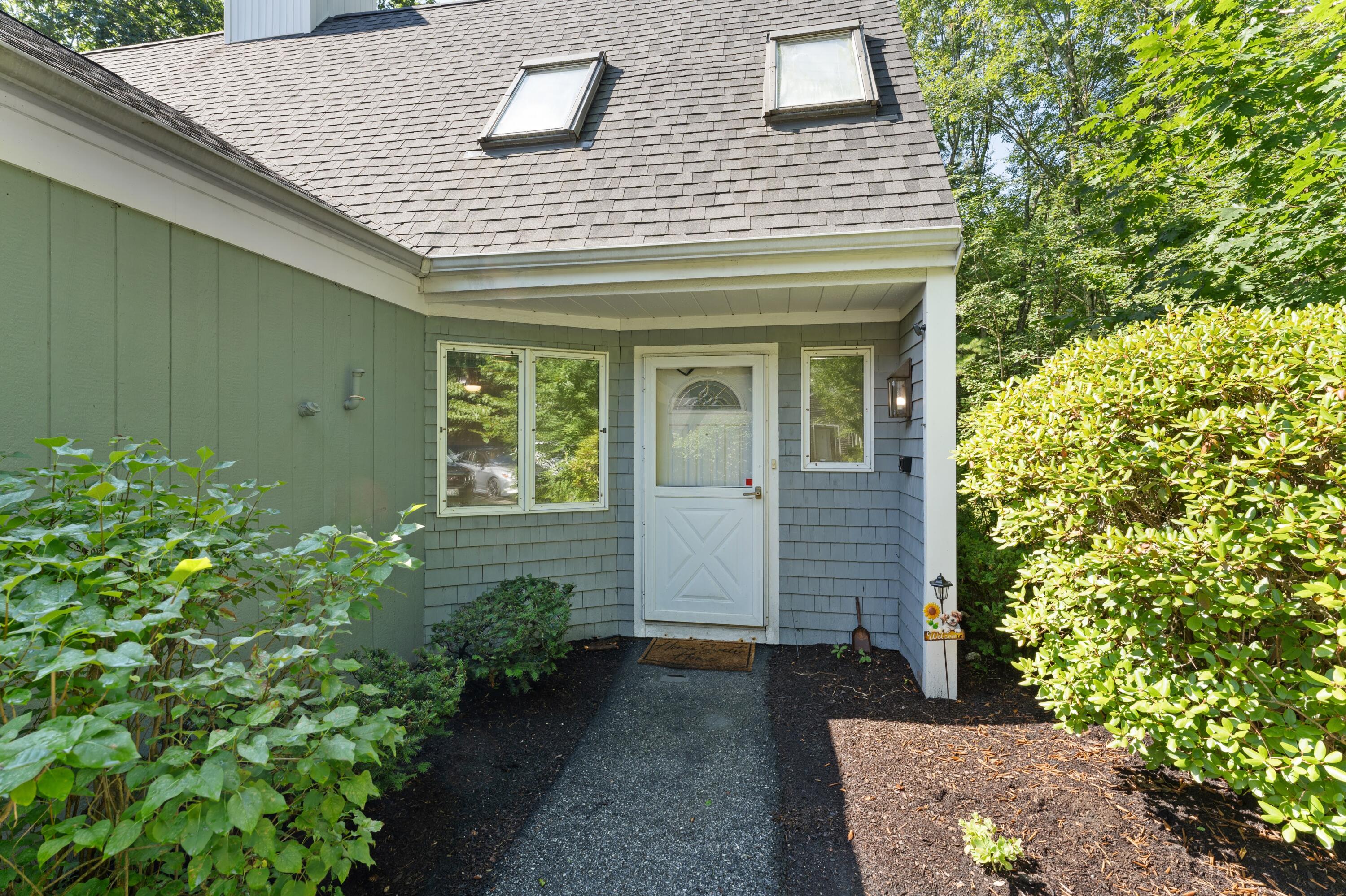 1 Stratton Road, Unit 1 Scarborough, ME 04074 - Photo 2 of 29 DSC08932