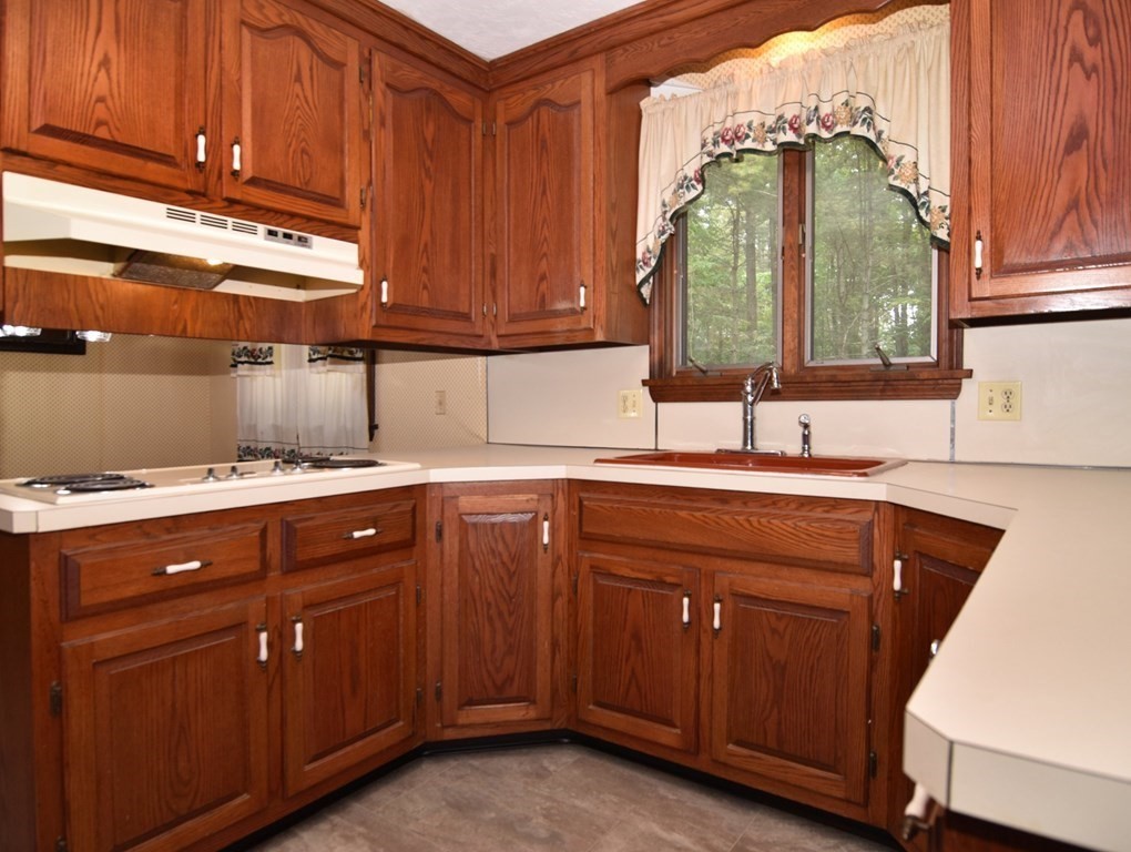 97 Titicut Road Raynham, MA 02767 - Photo 5 of 39 Gallery Image 5