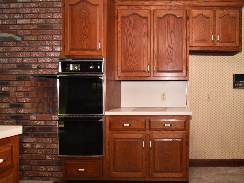 97 Titicut Road Raynham, MA 02767 - Photo 7 of 39 Gallery Image 7