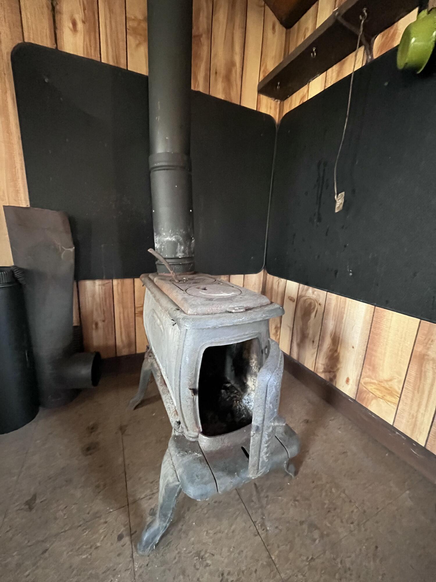 9 South 9 Mile Road Falmouth, MI 49632 - Photo 10 of 40 Small Cabin
