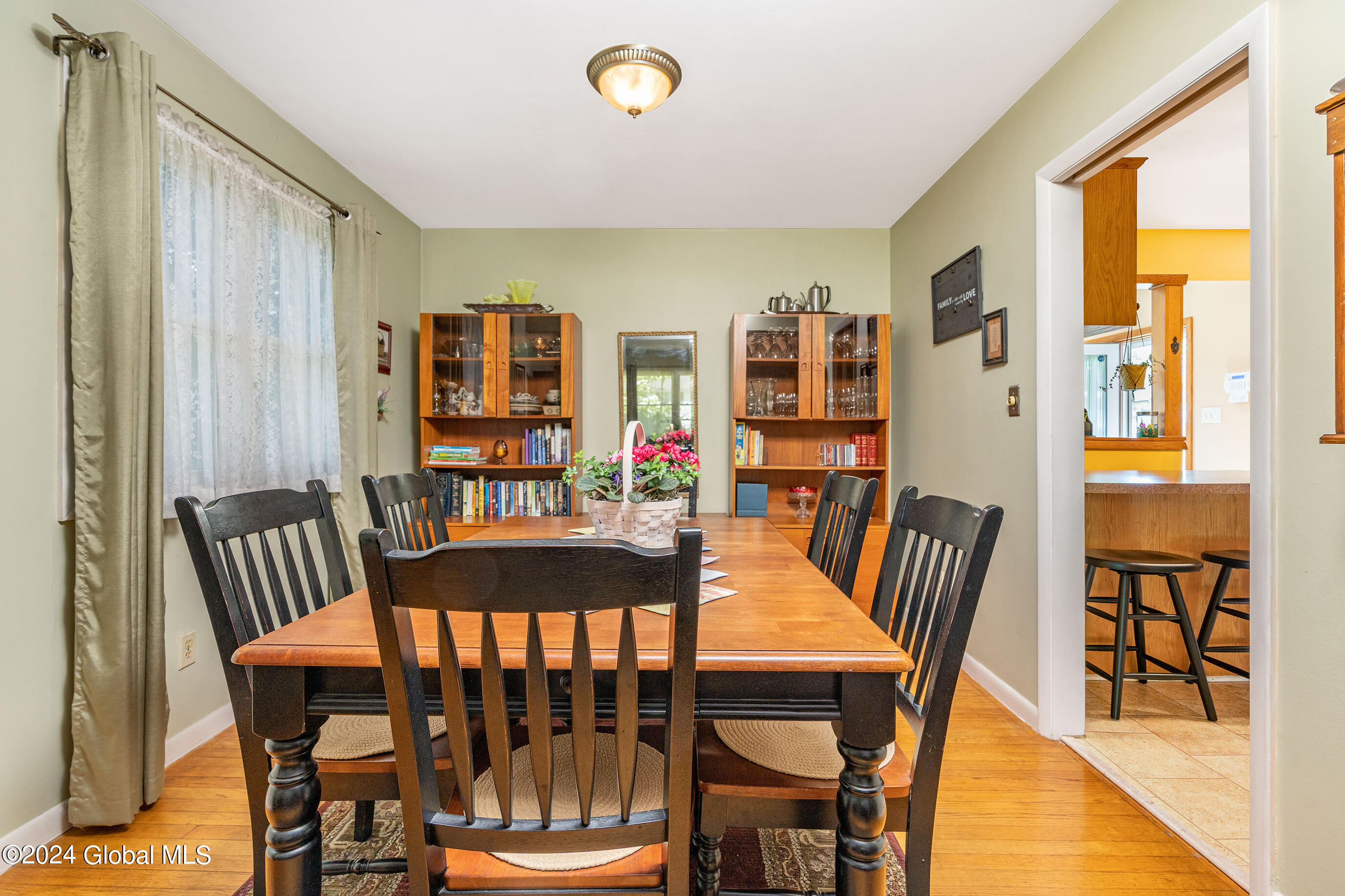 505 Huron Road Bethlehem, NY 12054 - Photo 12 of 44 018-505-Huron-Rd