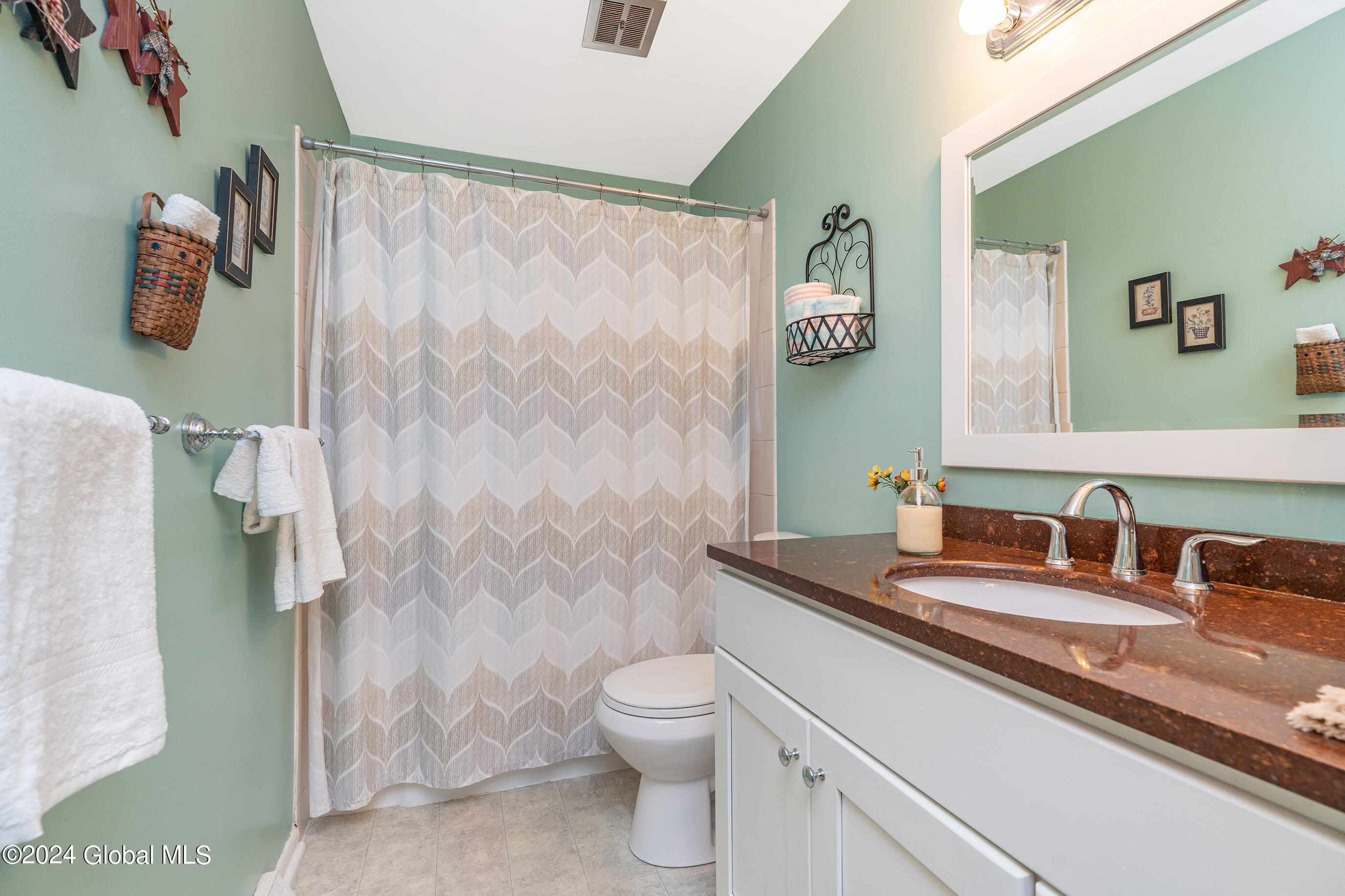 505 Huron Road Bethlehem, NY 12054 - Photo 22 of 44 022-505-Huron-Rd