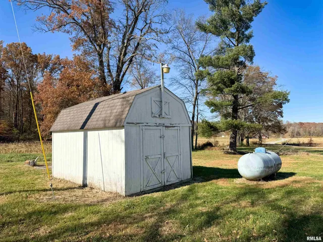 $89,900 | 1325 Beech Grove Road, Wolf Lake, IL 62998