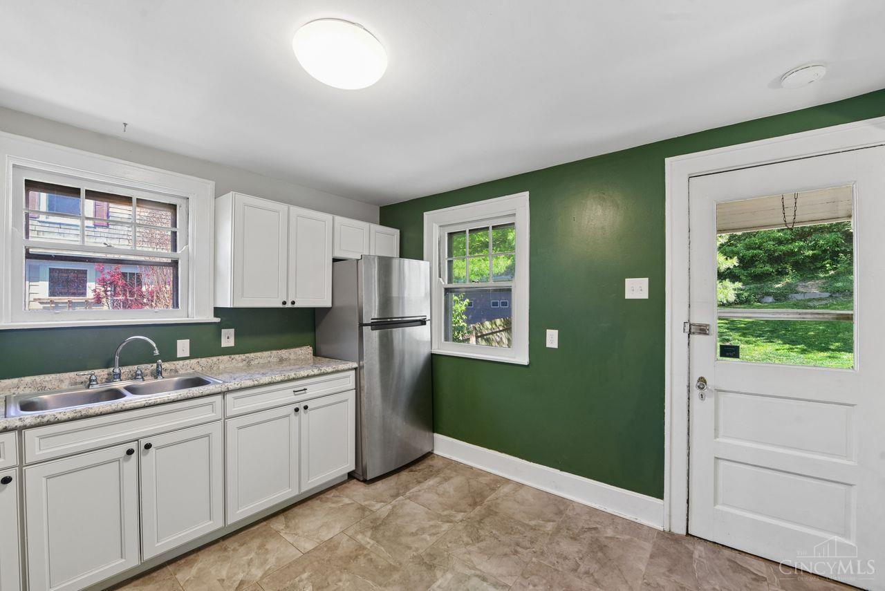 4568 Innes Avenue Cincinnati, OH 45223 - Photo 15 of 40