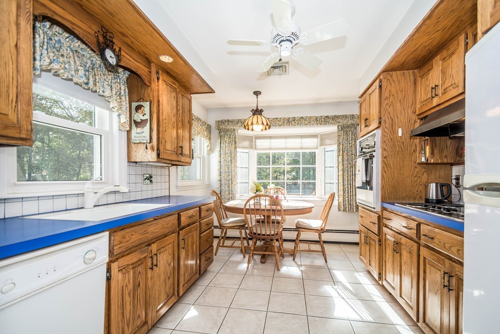 18 Fairmeadow Road Wilmington, MA 01887 - Photo 6 of 30 Gallery Image 6