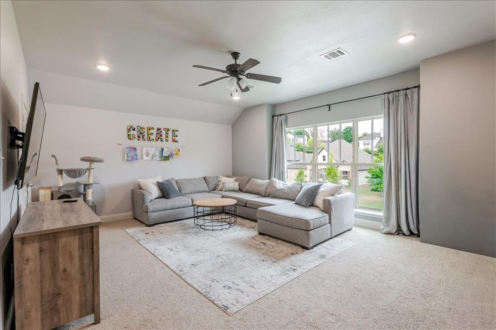 560 Inwood Street Benbrook, TX 76126 - Photo 14 of 21