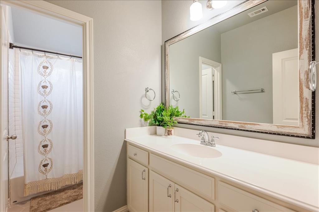 560 Inwood Street Benbrook, TX 76126 - Photo 16 of 21