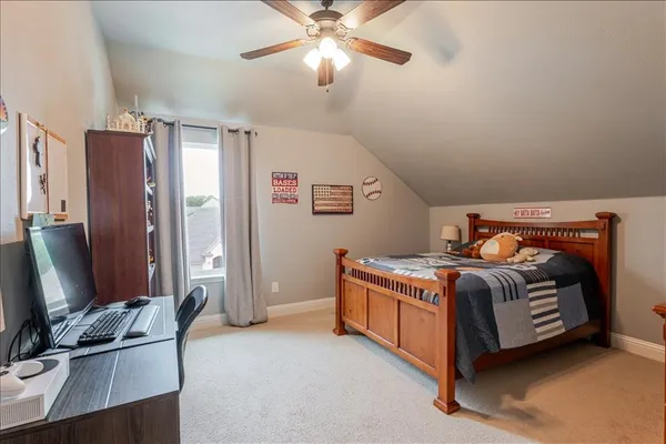 $3,300 | 560 Inwood Street, Benbrook, TX 76126