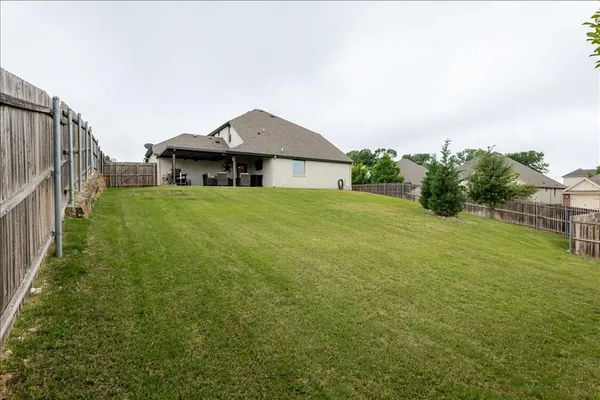 $3,300 | 560 Inwood Street, Benbrook, TX 76126