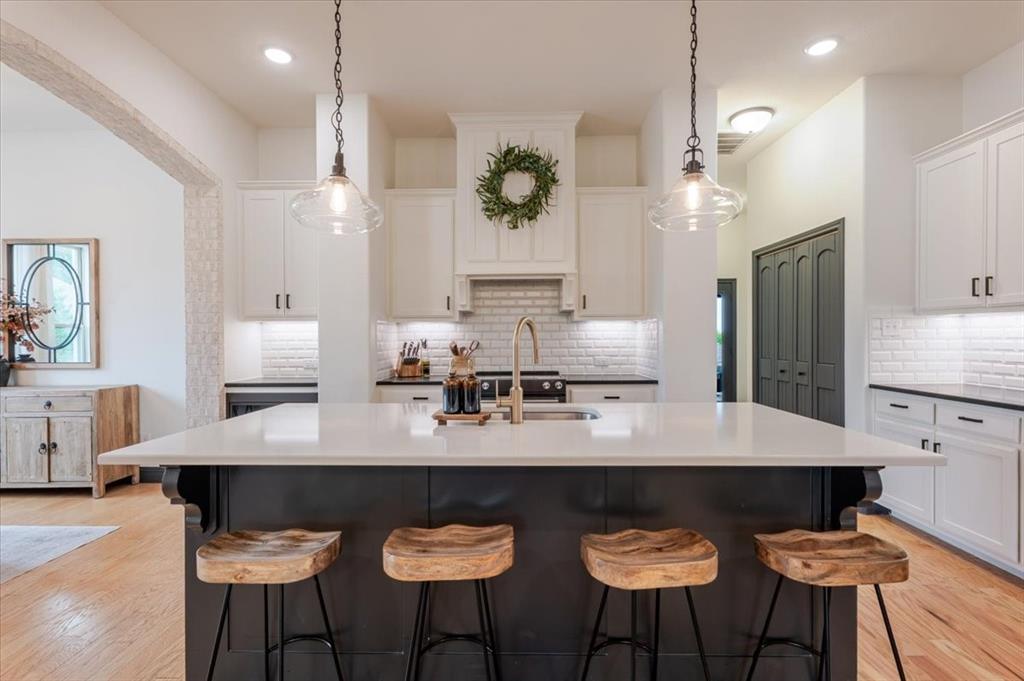 560 Inwood Street Benbrook, TX 76126 - Photo 6 of 21