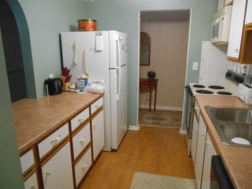 324 Russell Road, Unit 202 Westfield, MA 01085 - Photo 4 of 17 Gallery Image 4