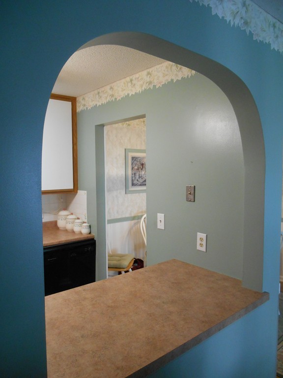324 Russell Road, Unit 202 Westfield, MA 01085 - Photo 5 of 17 Gallery Image 5