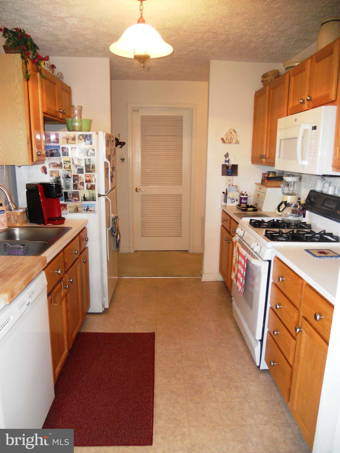 4527 Aspen Mill Road, Unit 4527 Baltimore, MD 21236 - Photo 5 of 22 Kitchen
