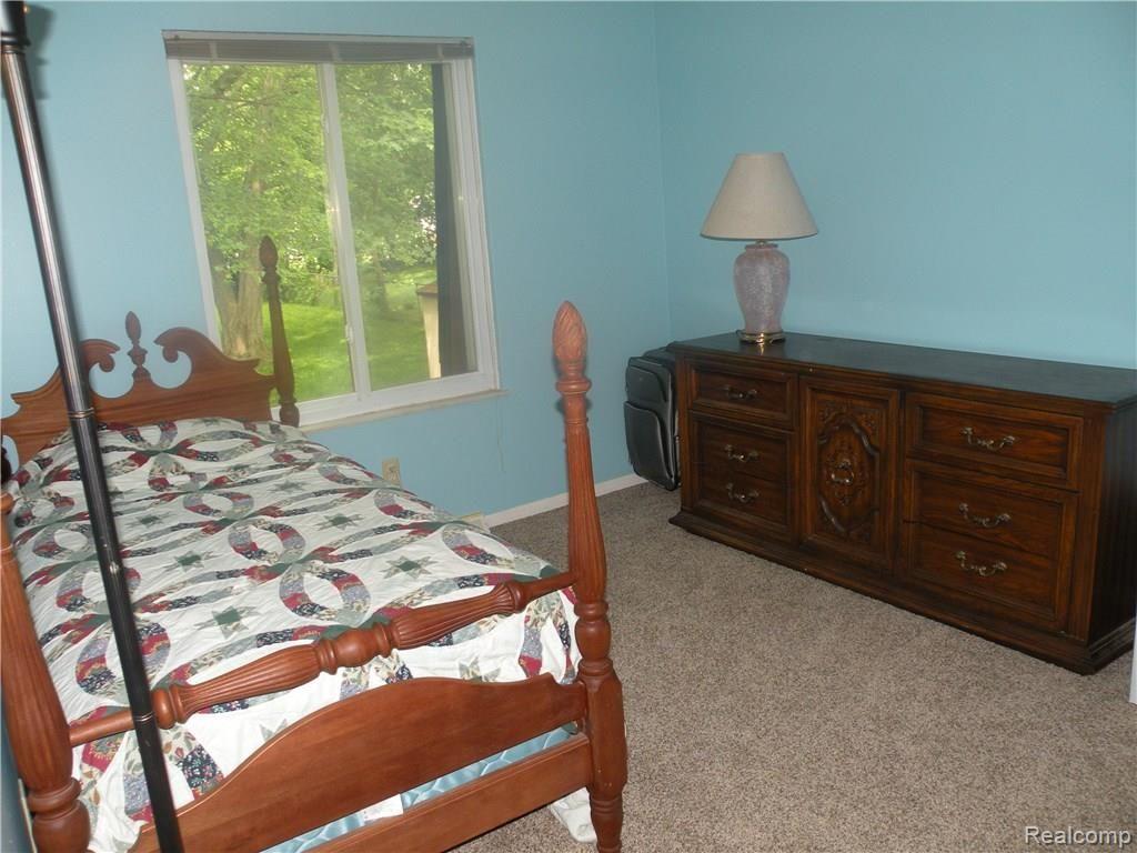 1757 Manse Road Waterford, MI 48328 - Photo 6 of 16 DSCN8173.JPG