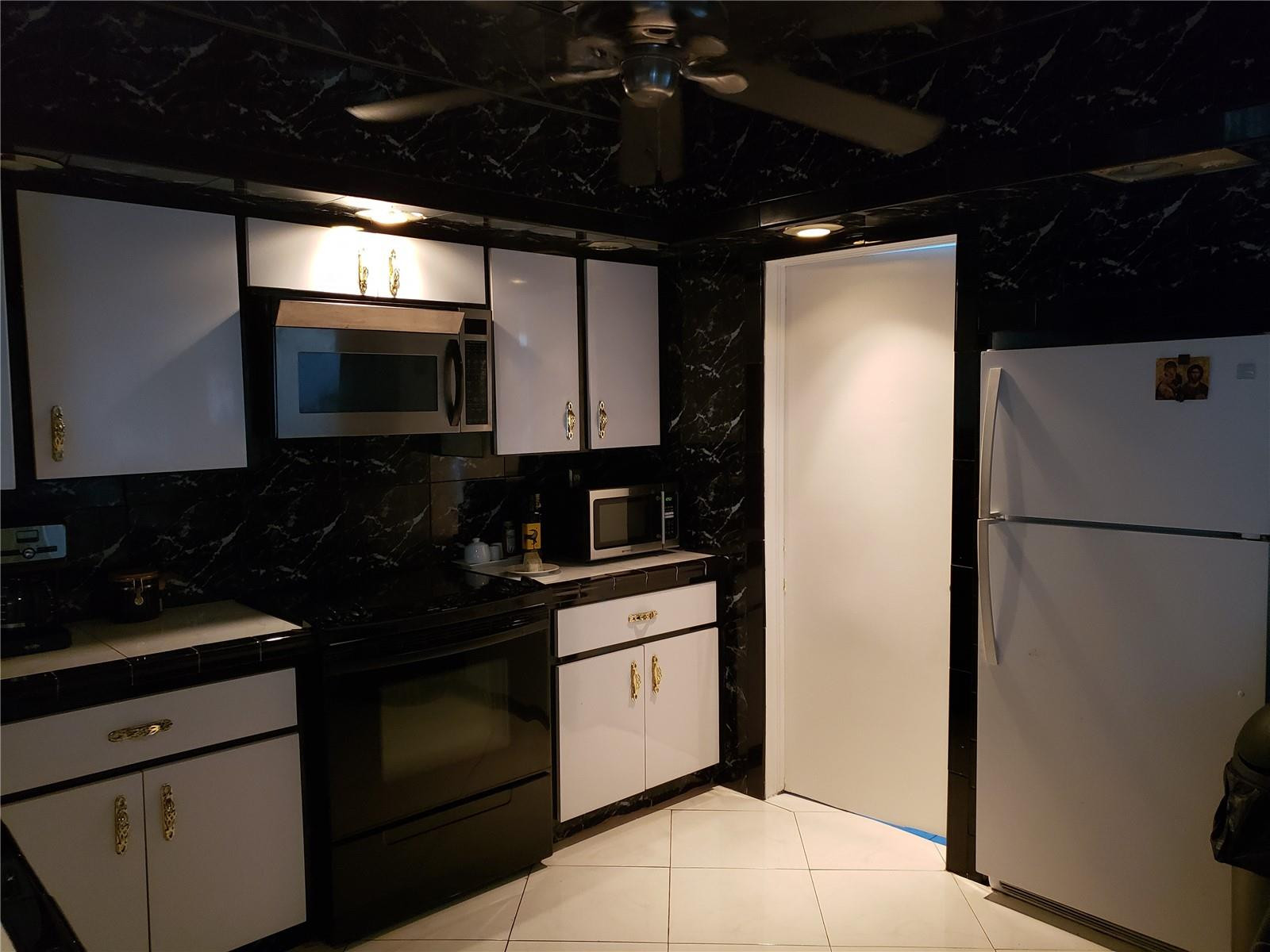 1318 North 31st Road Hollywood, FL 33021 - Photo 11 of 23 Photo 11