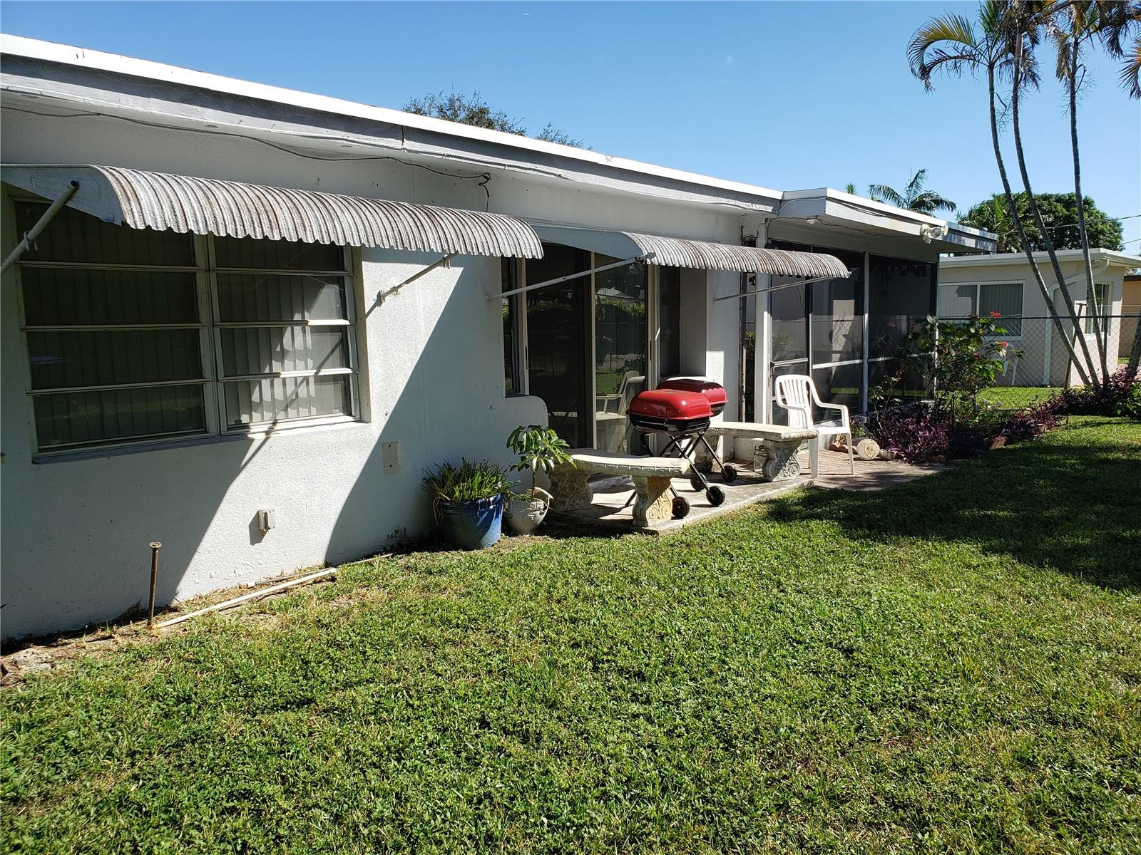 1318 North 31st Road Hollywood, FL 33021 - Photo 4 of 23 Photo 4
