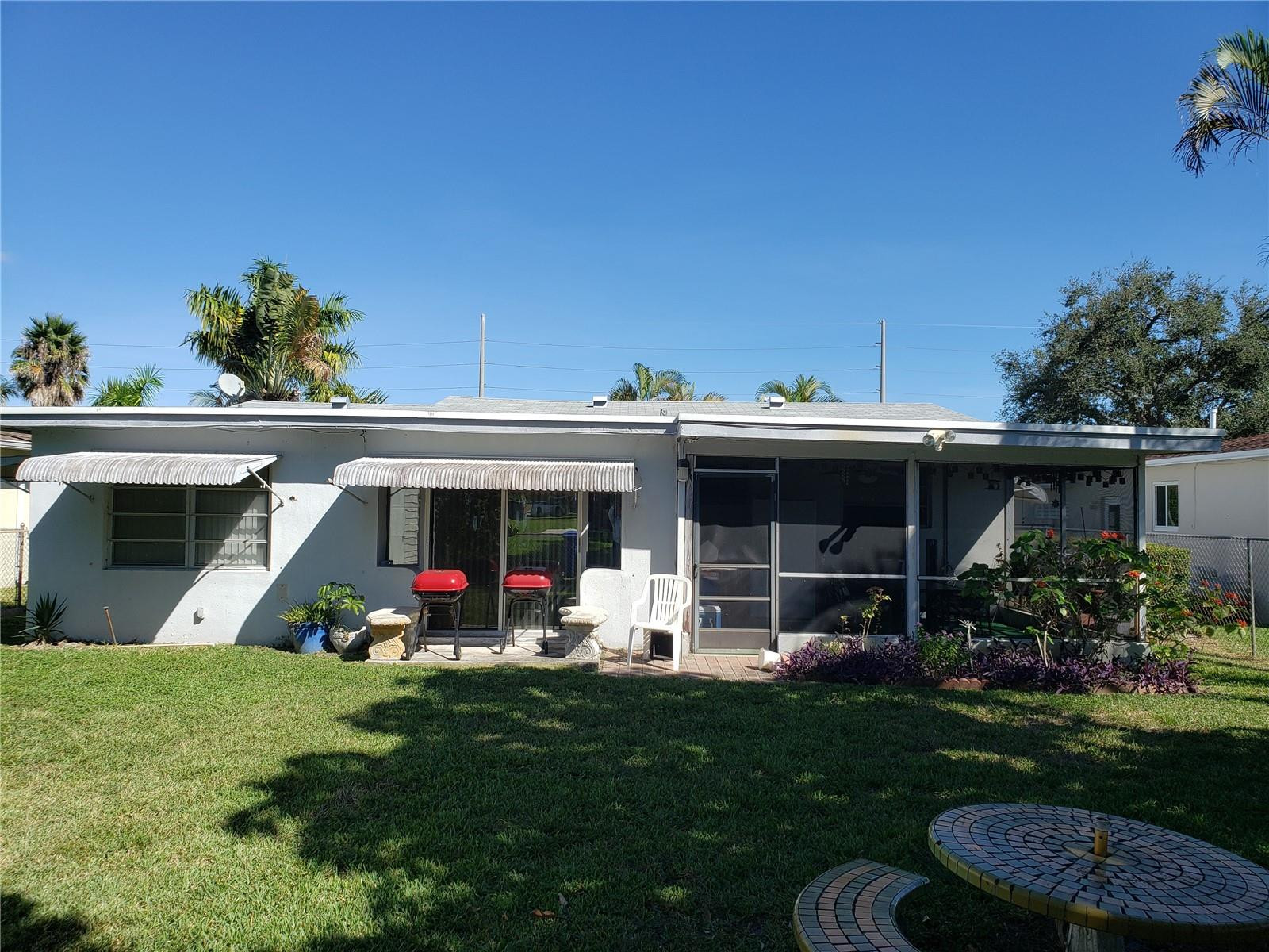 1318 North 31st Road Hollywood, FL 33021 - Photo 5 of 23 Photo 5