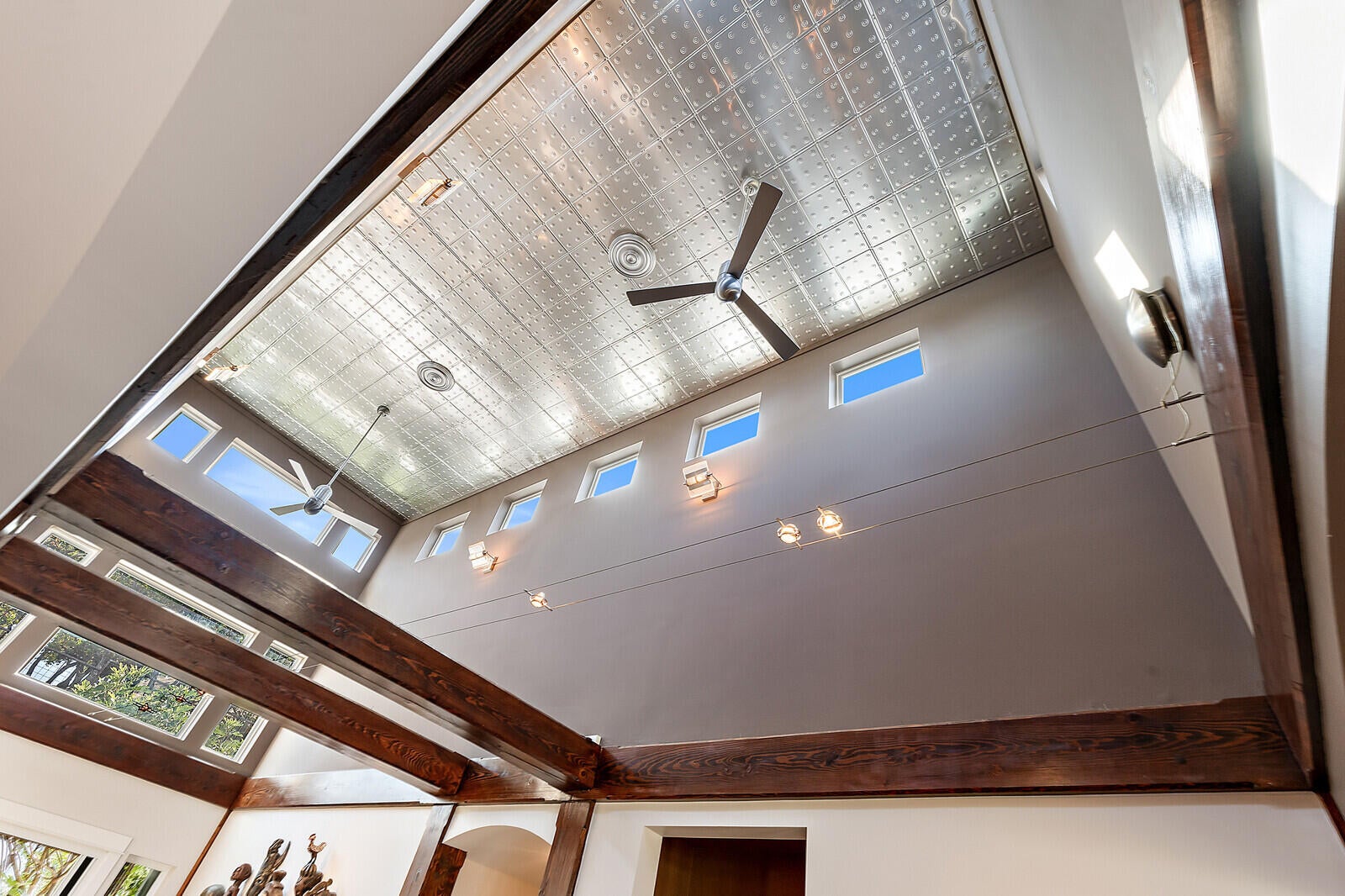 4367 Pioneer Road Medford, OR 97501 - Photo 69 of 96 Incredible ceiling in Dining area