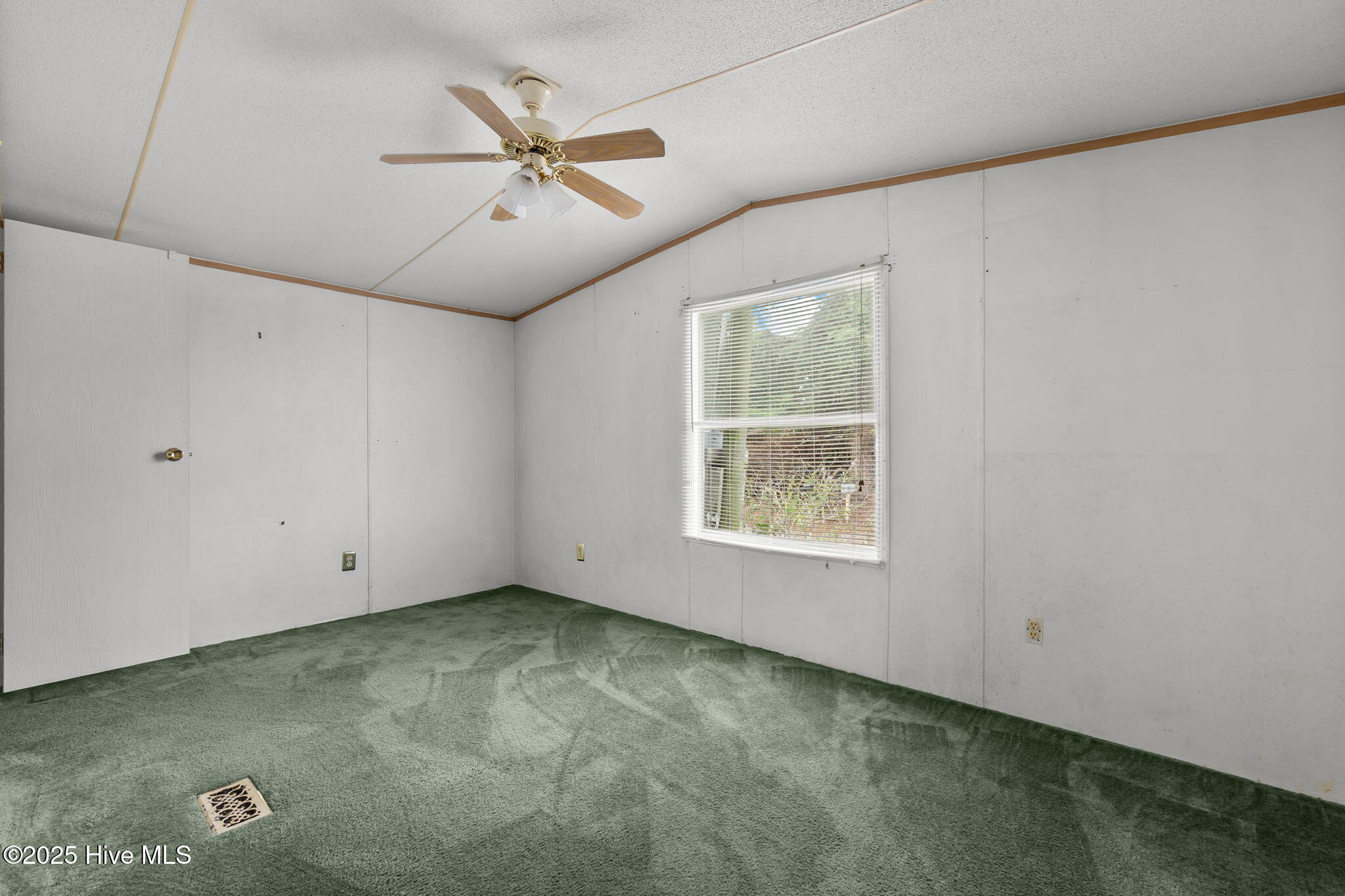 148 Rhodes Drive Columbia, NC 27925 - Photo 10 of 39 24-web-or-mls-WCR07172