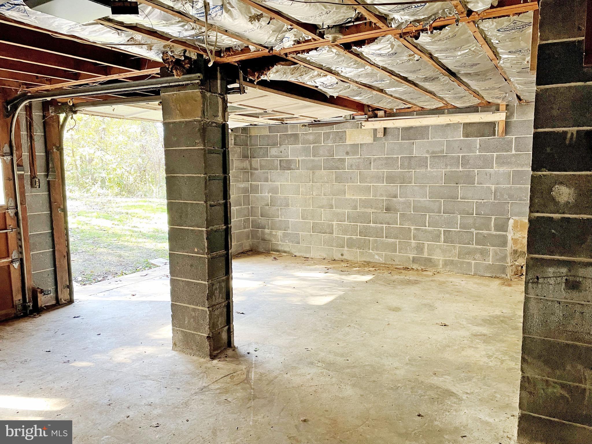 919 Pine Grove Road Bluemont, VA 20135 - Photo 25 of 31 Garage