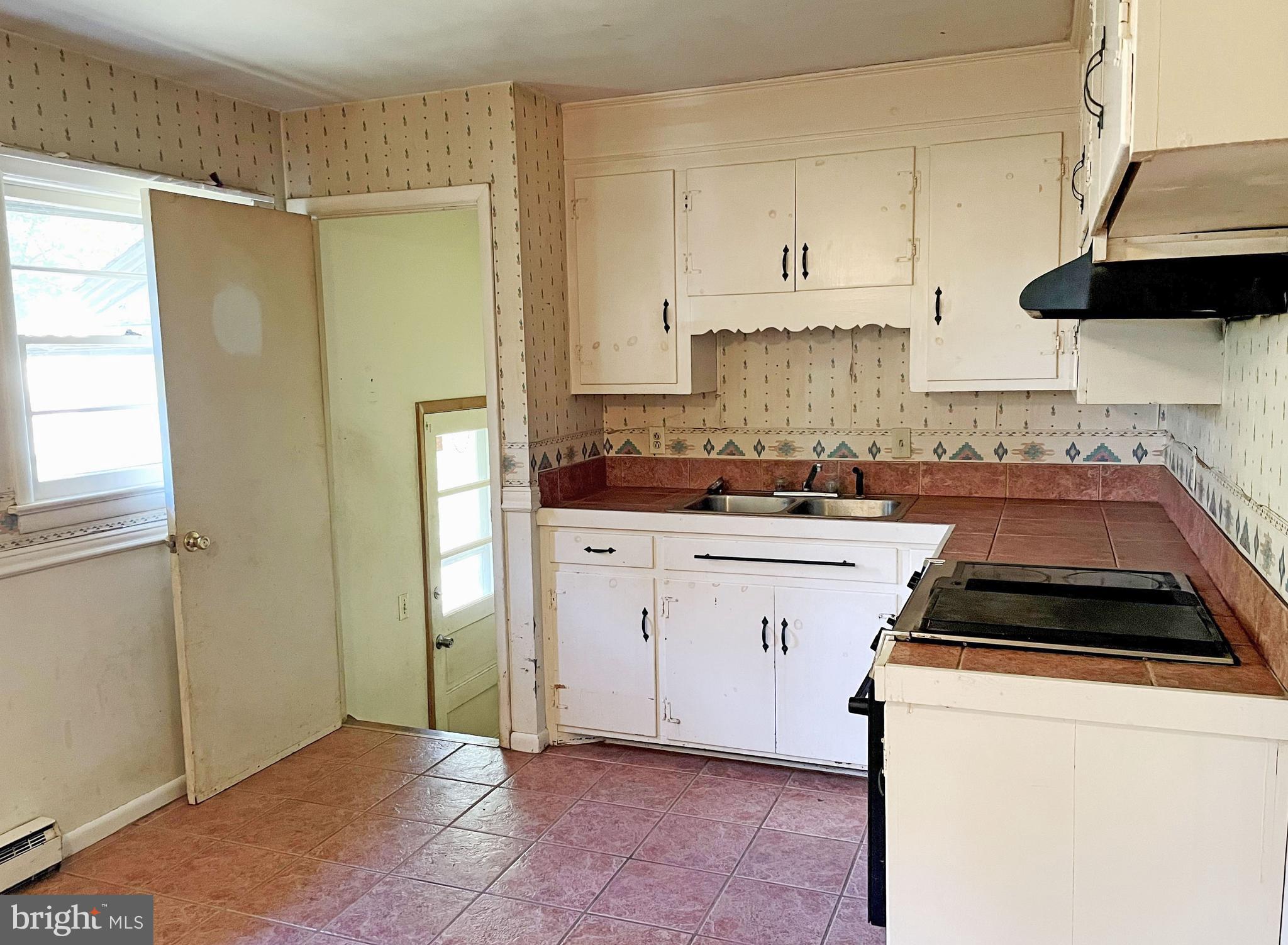 919 Pine Grove Road Bluemont, VA 20135 - Photo 7 of 31 Kitchen