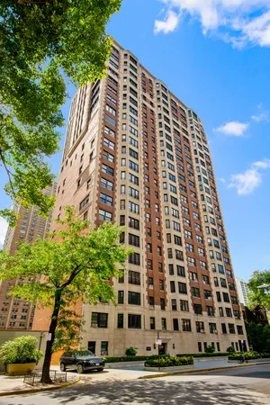 $1,650,000 | 421 West Melrose Street, Unit 18BC, Chicago, IL 60657