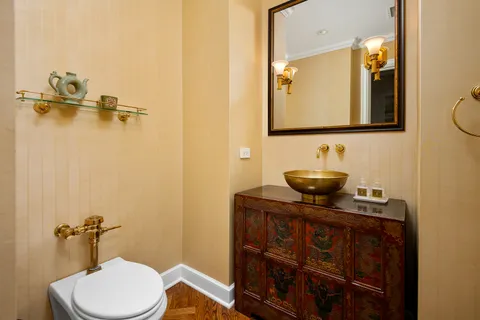 $1,650,000 | 421 West Melrose Street, Unit 18BC, Chicago, IL 60657