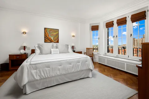 $1,650,000 | 421 West Melrose Street, Unit 18BC, Chicago, IL 60657